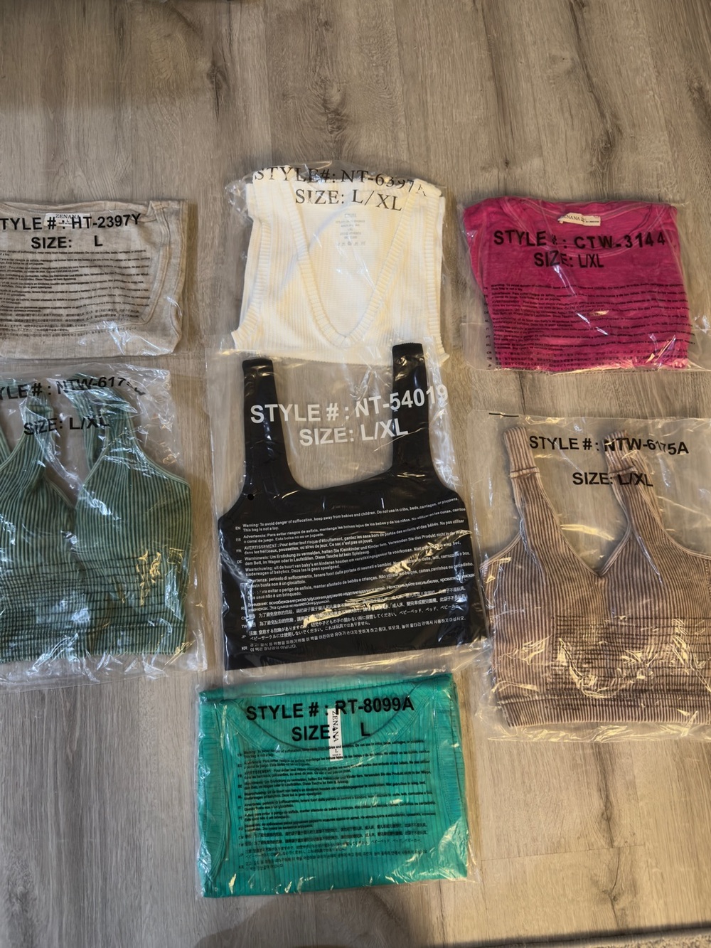 NEW Zenana Bundle Assorted Tops- size Large & Large/XL